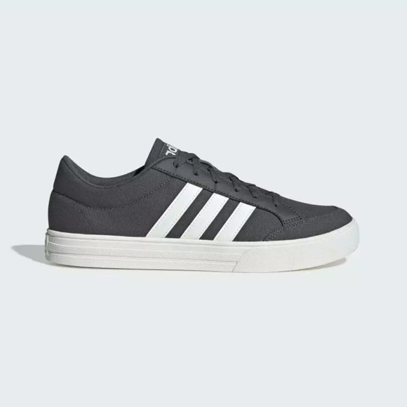 ADIDAS GREY SKATEBOARDING SHOES SIZE 9 SIZE 11 - Picture 2 of 8